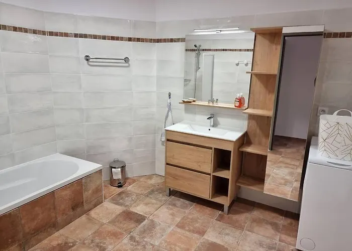 Elegant T2 60m2 Classe 5 Etoiles, Quartier Typique Et Calme, Plages Et Centre A Pied, Parking Prive * Κολιούρ